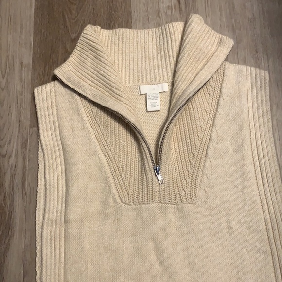 H&M Sweater Vest - Picture 3 of 3